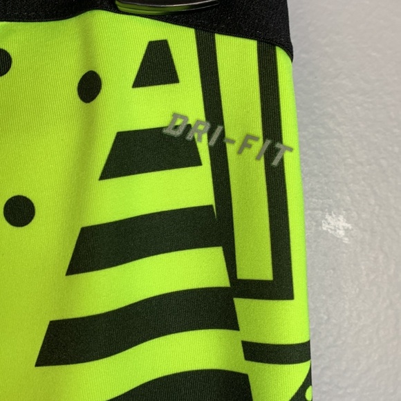 NIKE PRO DRI FIT CROP*** - Picture 6 of 8